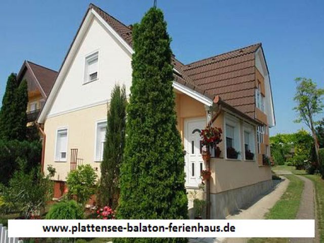 Balatonszarszo - Haus-153 - Ferienhaus mit 1 sep. Appartement in Balatonszarszo incl. Pool - für 4 Personen