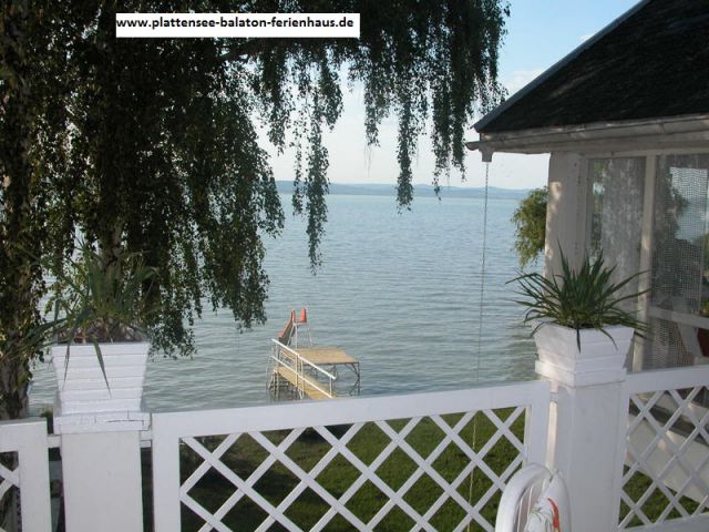 Ein Ferienhaus am Balaton direkt am See in Balatonszarszo
