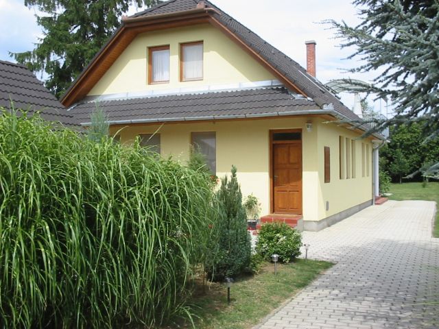Balatonbereny - Haus-53 - Modernes Ferienhaus mit wunderschönem Garten für 4 bis 8 Personen, Preishit! Internet! - für 8 Personen