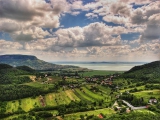 Abrahamhegy ein chilliger, zentraler Ferienort nah am See und den Weinbergen mit 1A Ferienhäusern