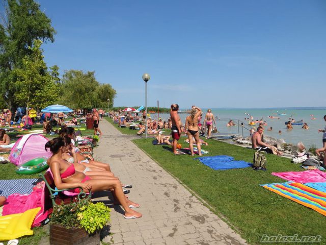 Abrahamhegy ein chilliger, zentraler Ferienort nah am See und den Weinbergen mit 1A Ferienhäusern: Ferienhaus in Abrahamhegy in Ungarn