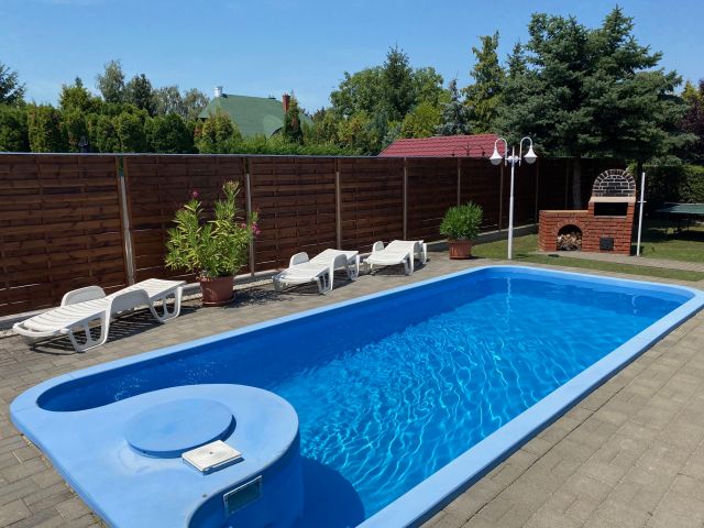 Balatonszarszo: Separates Hausteil (ca. 80 qm ) mit Sonnenterasse und  Pool - 