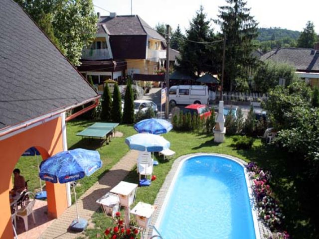 :  - Balatonboglar Balato, Plattensee Balatonboglar Haus mit Pool am See